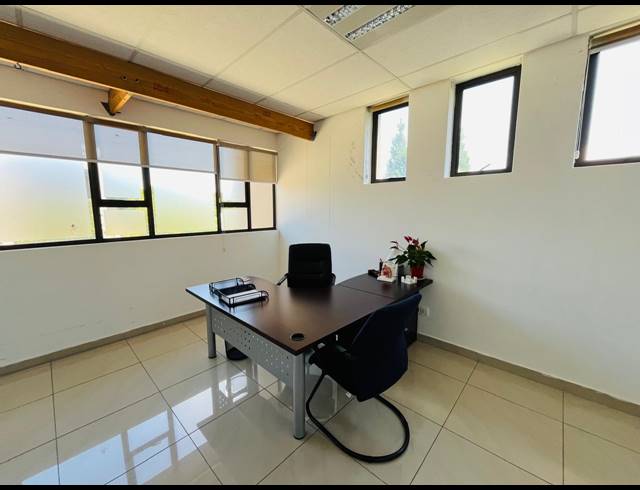 146M² OFFICE FOR SALE IN FOURWAYS GARDENS